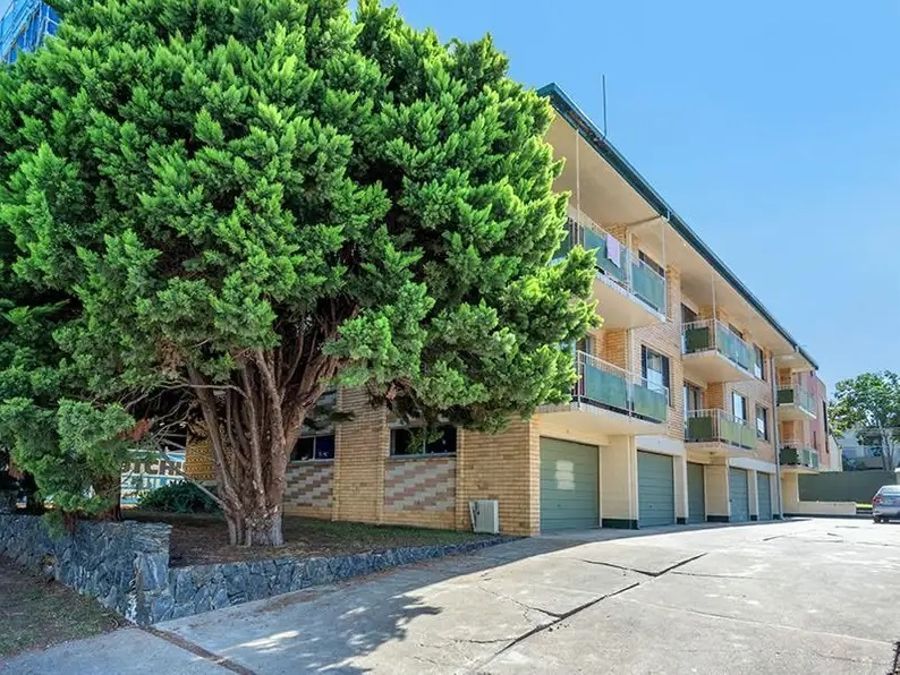 Property in Wooloowin - $520 per week