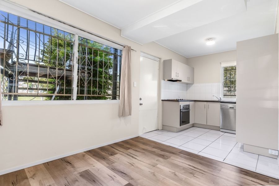 Property in Holland Park - $400 per week