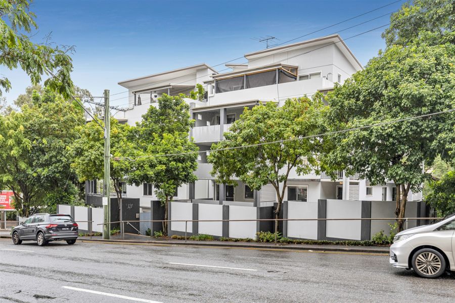 Property in South Brisbane - Offers over $695,000