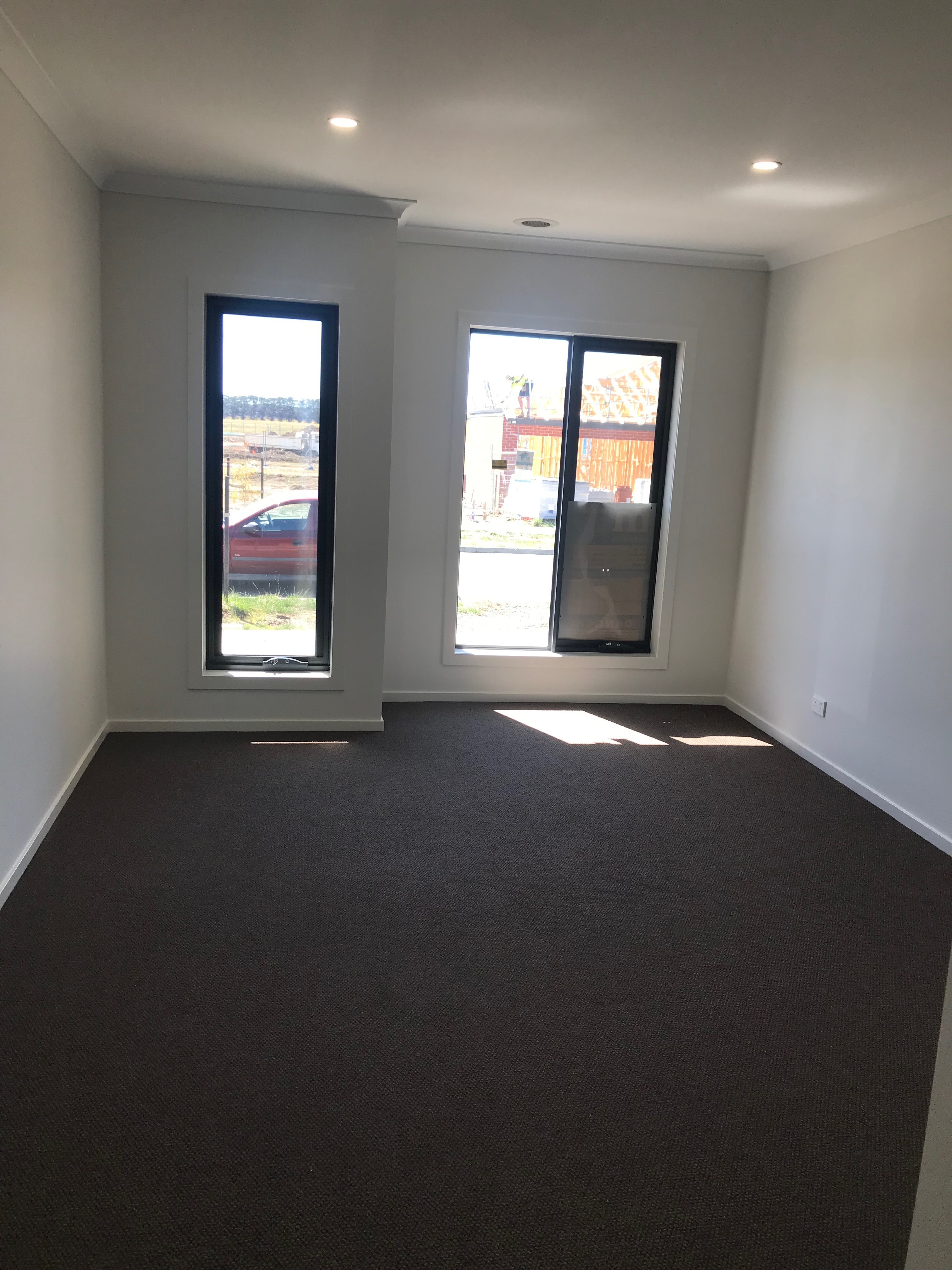 15 Valere Street, Mickleham > Universal Real Estate Vic