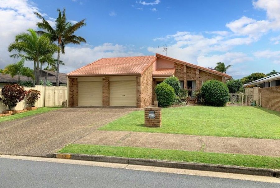 33 Matthew Flinders Drive, Hollywell > Magnolia May Property