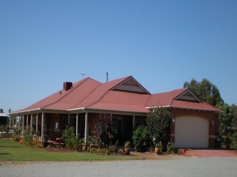 118 Cunningham Drive, Oakford > Murdoch Jones Realty