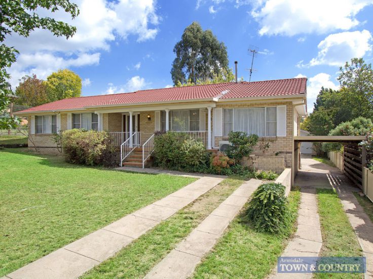 1 Yallambee Avenue, Armidale > Armidale Town & Country Real Estate