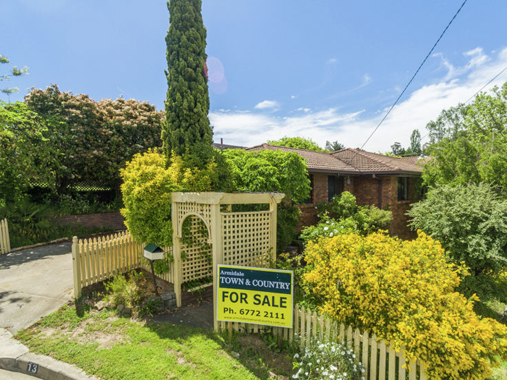 13 Newbury Drive, Armidale > Armidale Town & Country Real Estate