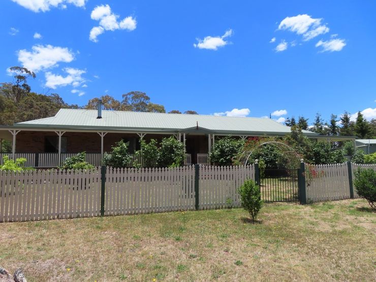 42 Vallah Road, Stanthorpe > Crisp Real Estate
