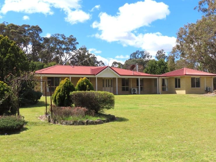 Property in Applethorpe - $920,000