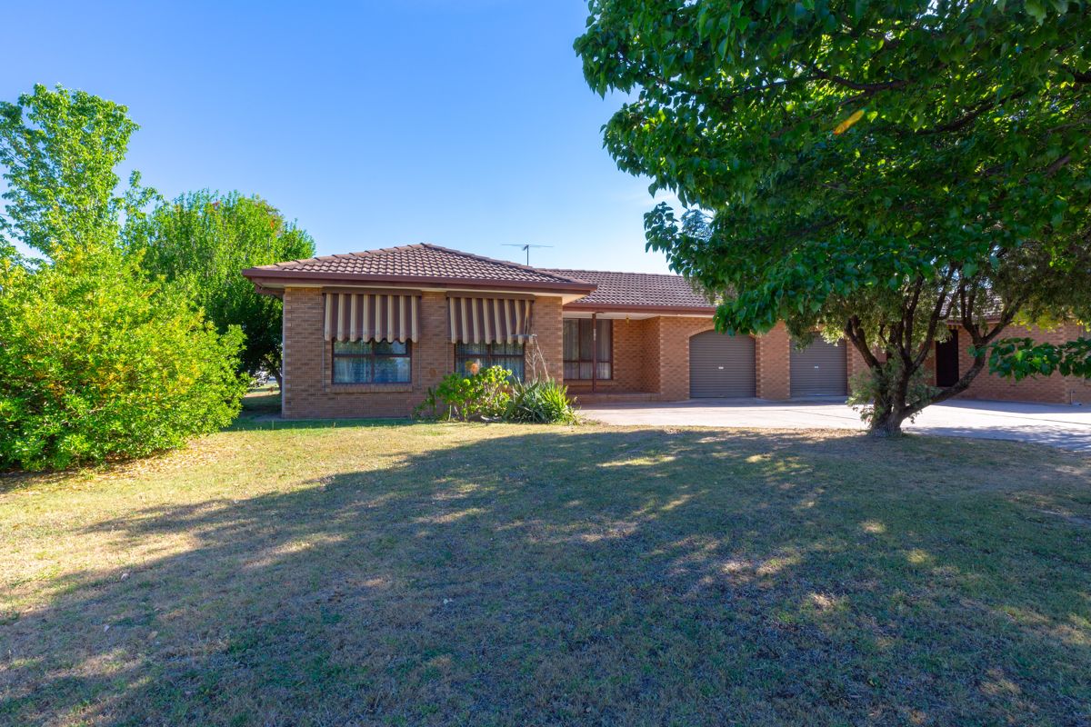 1/410 Ross Circuit, Lavington > Wood Real Estate