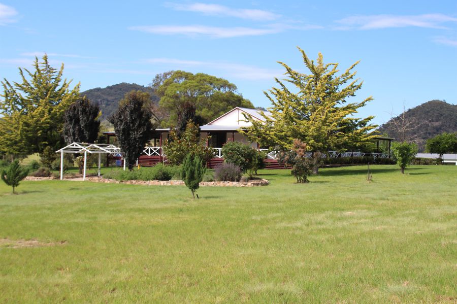 7437 New England Highway, Tenterfield > Harold Curry