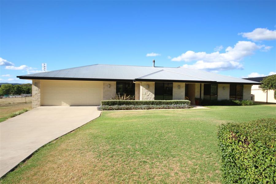 44 Riley Street, Tenterfield > Harold Curry