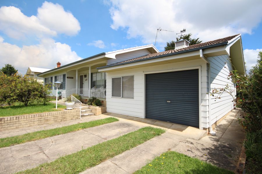 183 High Street, Tenterfield > Harold Curry