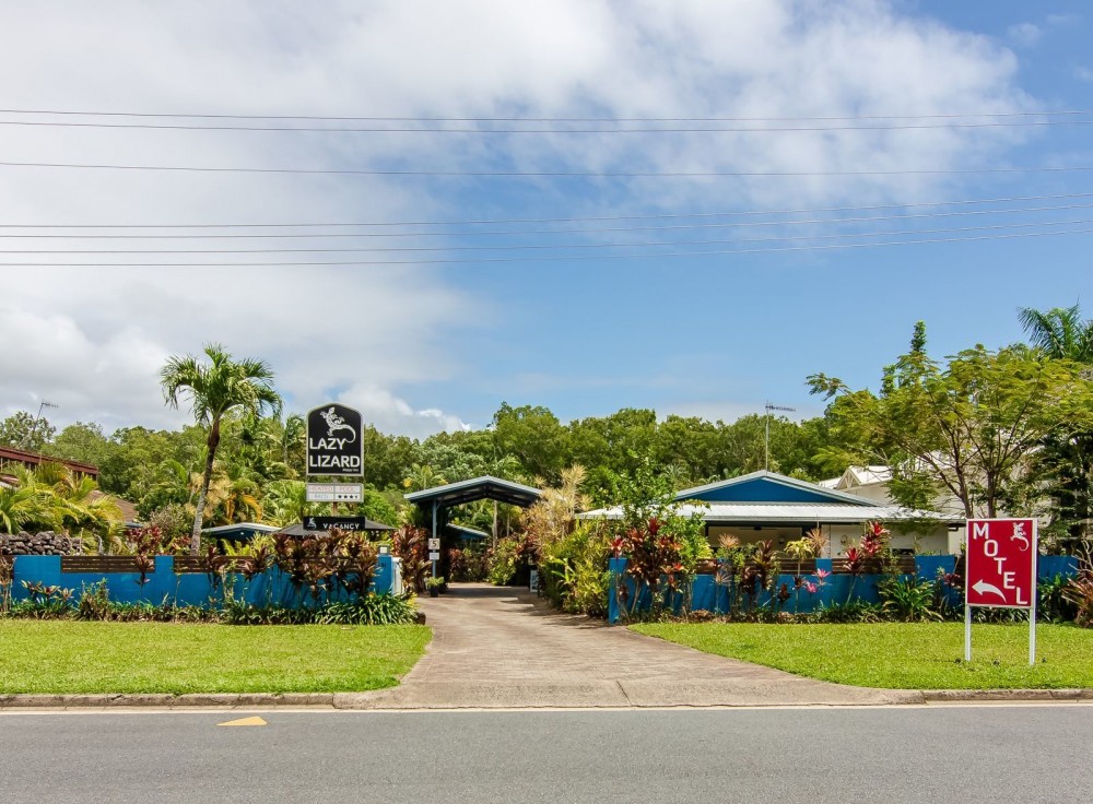 Main road location into Port Douglas