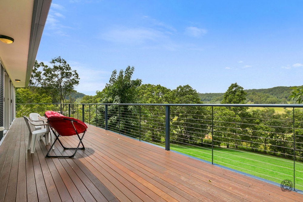 8 Thompson Road, Ross Creek