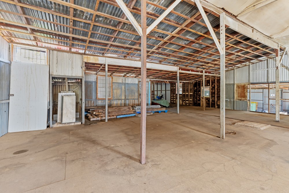 Tom Grady Real Estate > Auctions/Rural Merch