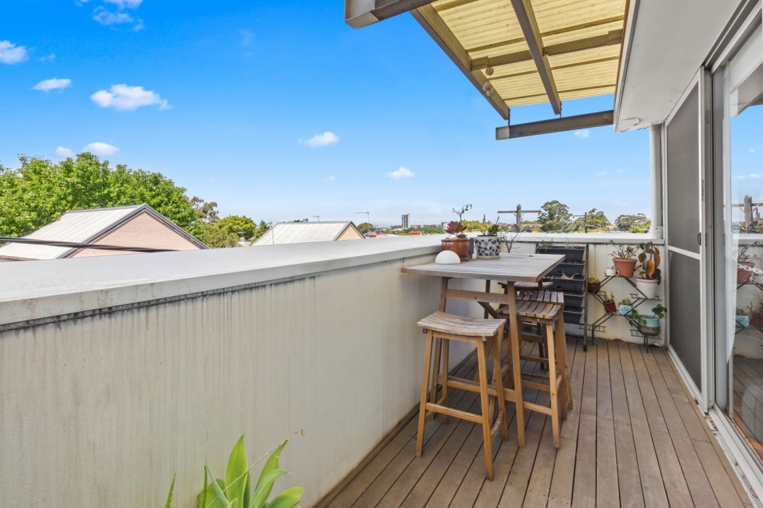 2/1a Gowrie St, Newtown > Travers Gray Real Estate