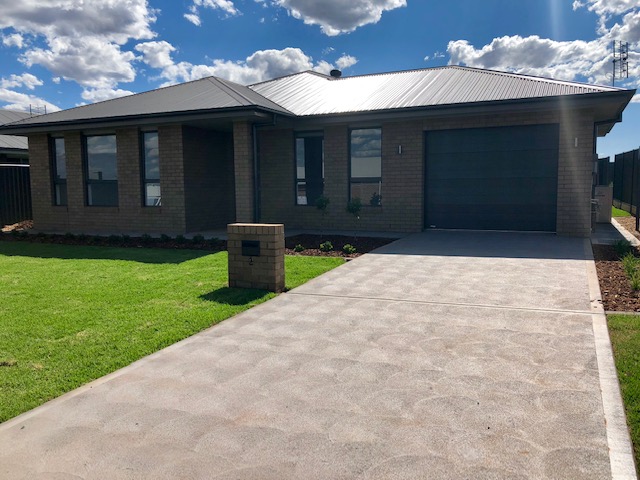 Image 1 - Property Leased in Dubbo