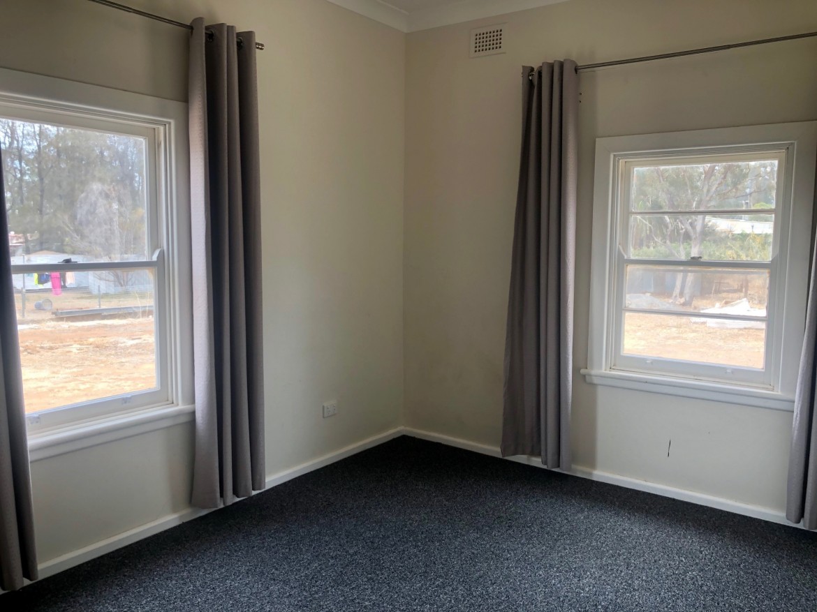 Image 5 - Open for inspection in Brocklehurst