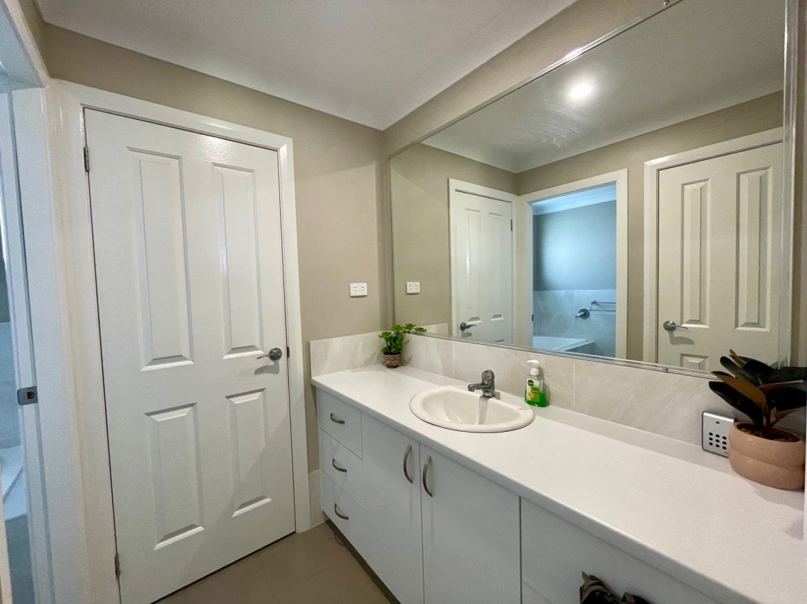 Image 7 - 56 Spears Drive, Dubbo