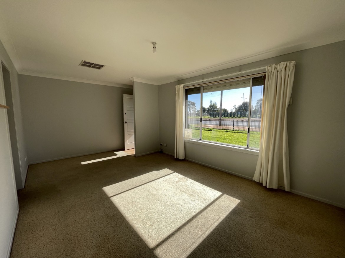 Image 2 - Dubbo Properties For Sale