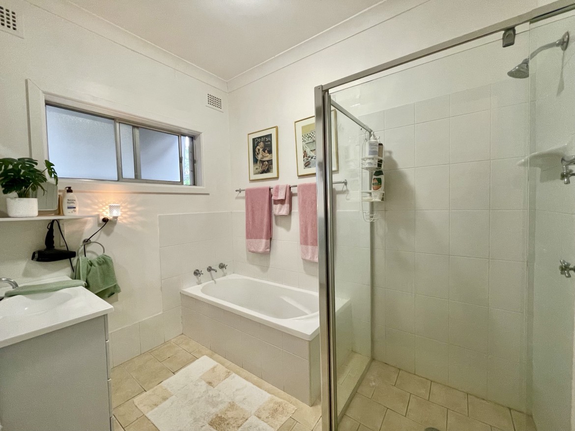 Image 5 - Open for inspection in Dubbo