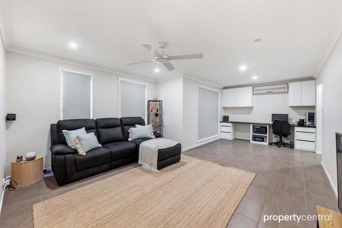 27 Grevillea Drive, St Clair, St Clair - Thumbnail 3