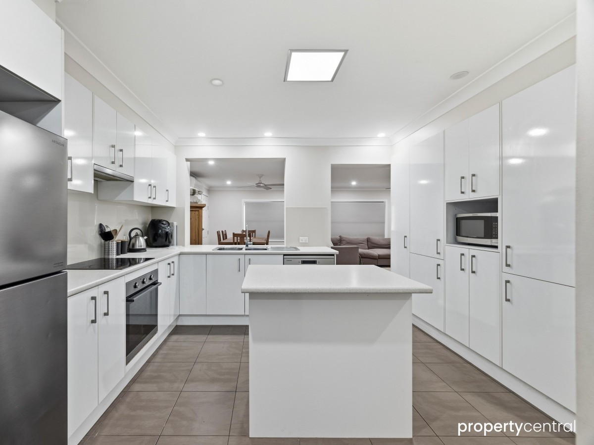 27 Grevillea Drive, St Clair, St Clair - Thumbnail 4