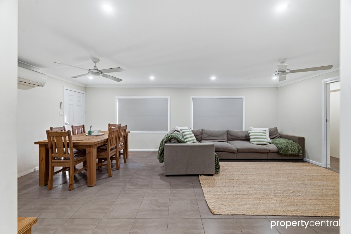 27 Grevillea Drive, St Clair, St Clair - Thumbnail 6
