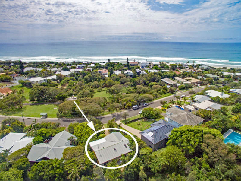 16 Orient Drive, Sunrise Beach - Image 1