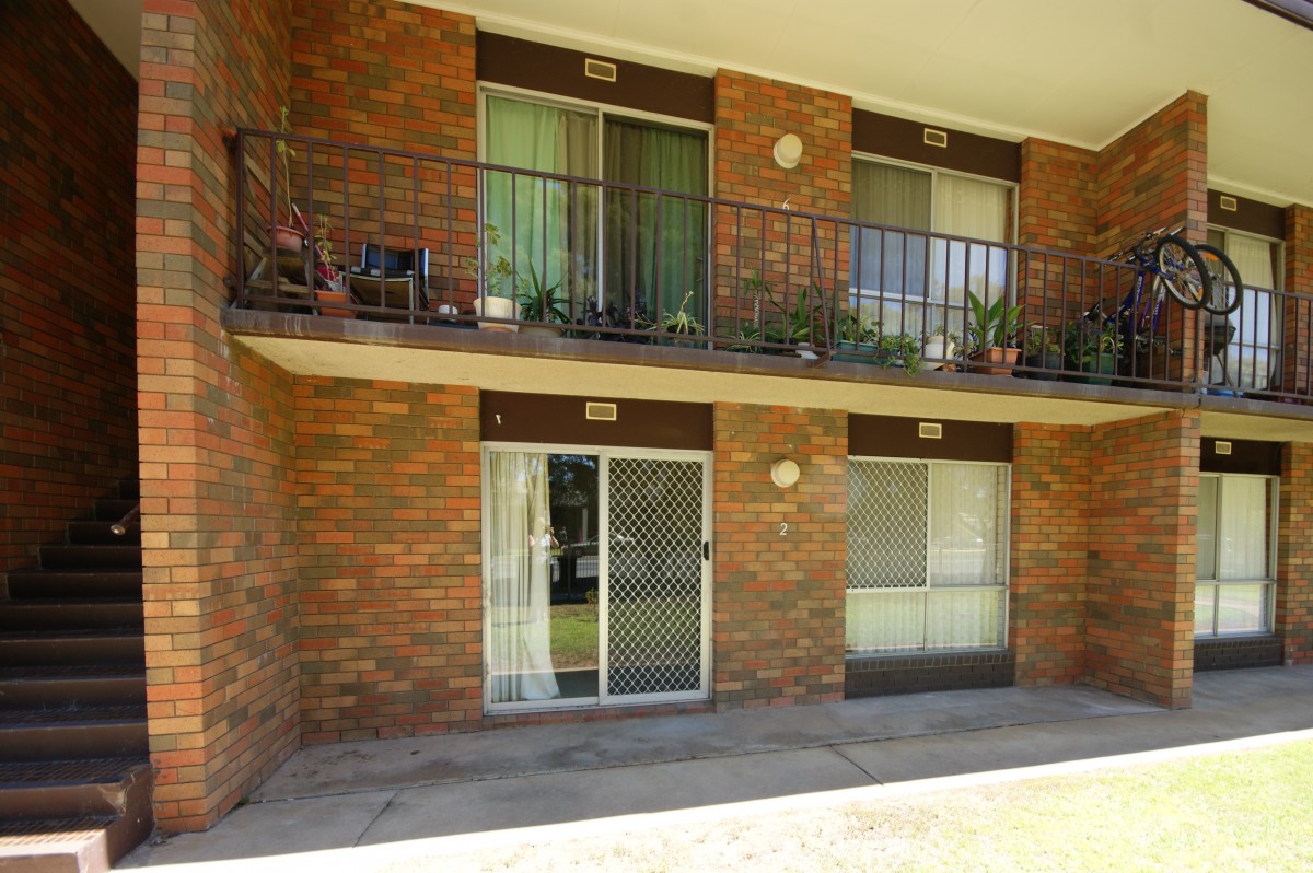 2/399 George Street, Deniliquin - Thumbnail 2