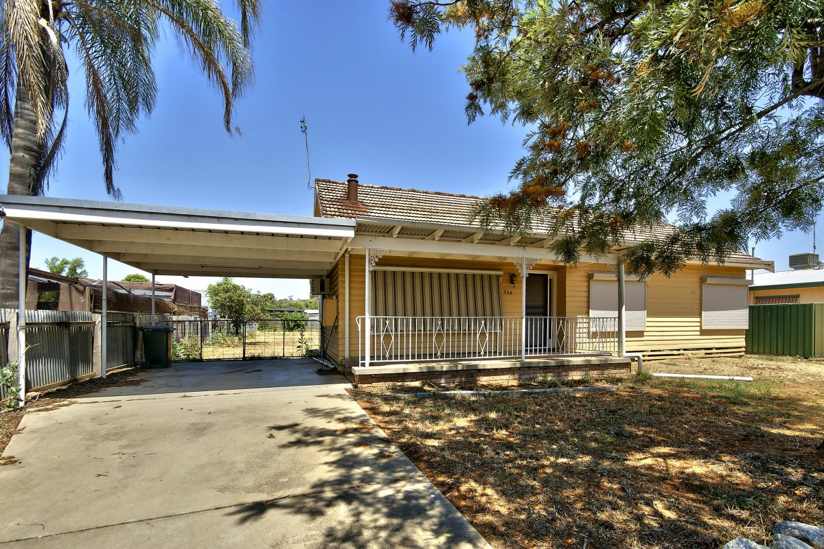 320 Fitzroy St, Deniliquin - Thumbnail 2