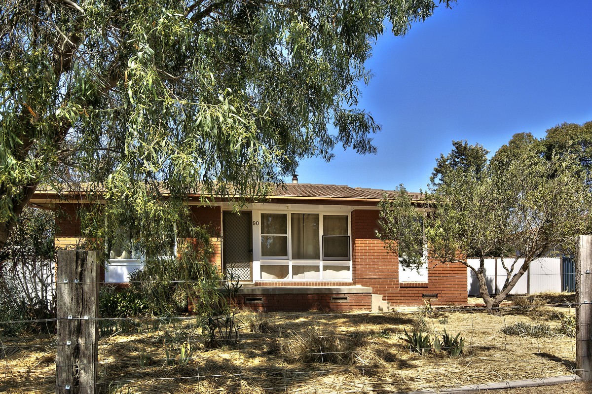 90 Decimus Street, Deniliquin - Thumbnail 2