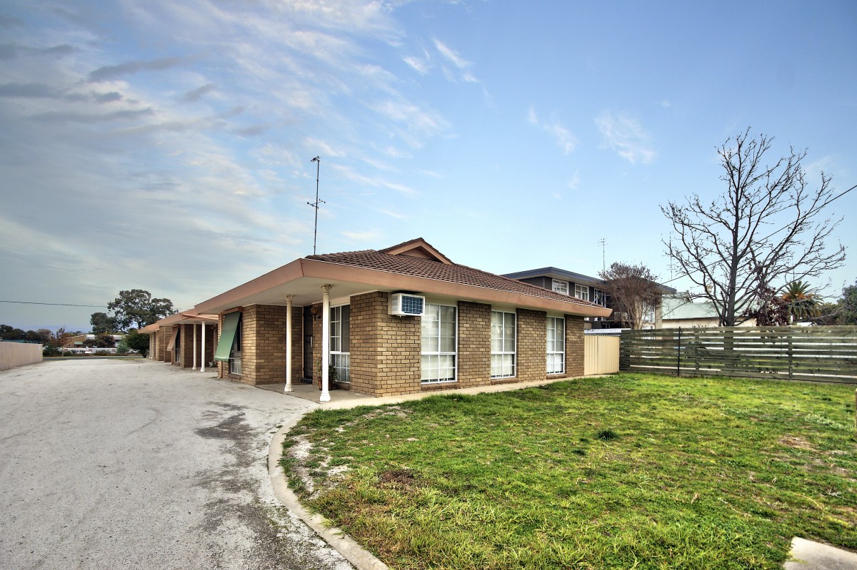 1/406 Cressy Street, Deniliquin - Thumbnail 2