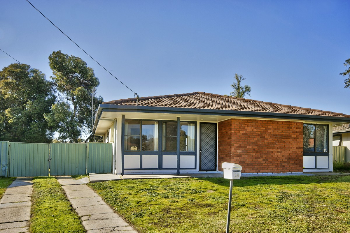 18 Ballantyne Crescent, Deniliquin - Thumbnail 2