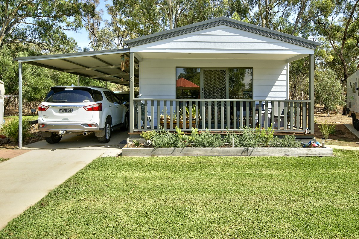 Lot 8 Pioneer Tourist Park, Deniliquin - Thumbnail 2