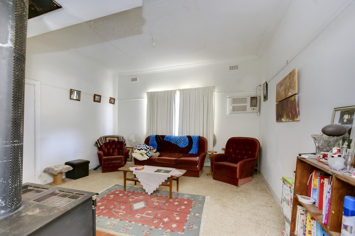 12 McKenzie St, Conargo - Thumbnail 4