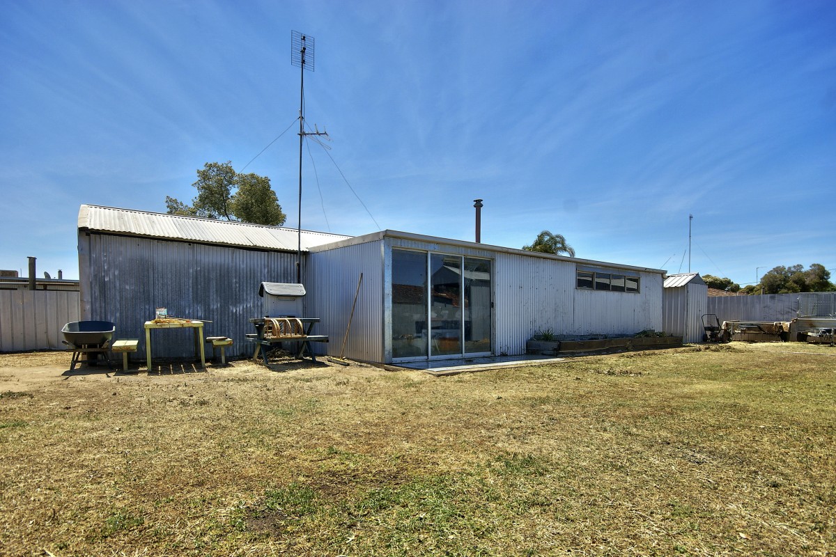403 Henry Street, Deniliquin - Thumbnail 3
