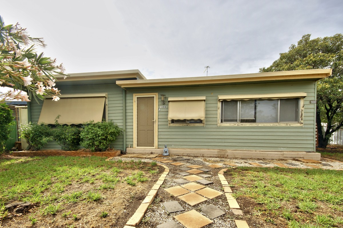 108 Butler Street, Deniliquin - Thumbnail 2