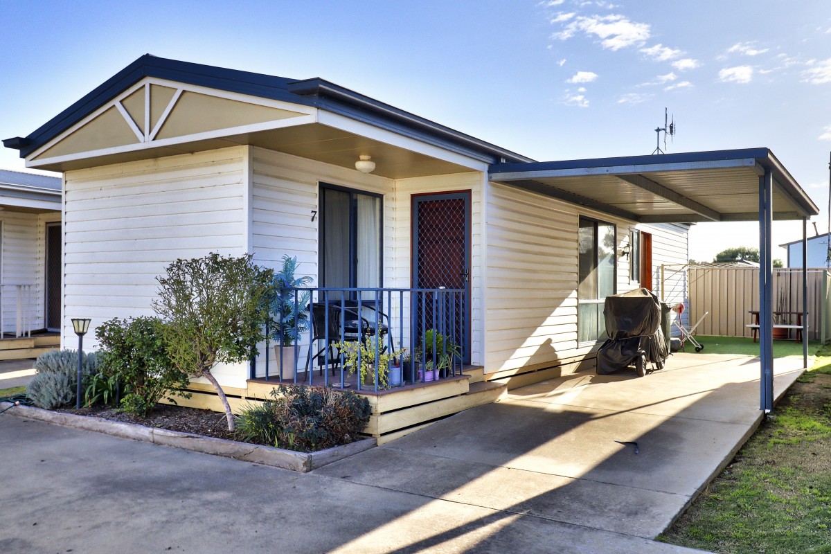 7/73-75 Butler Street, Deniliquin - Thumbnail 2