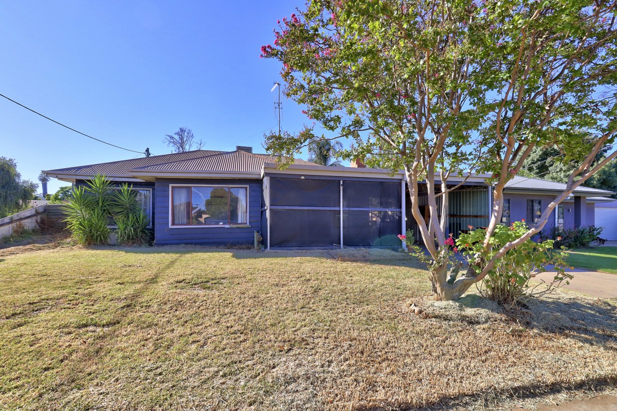 78 Macauley Street, Deniliquin - Thumbnail 2