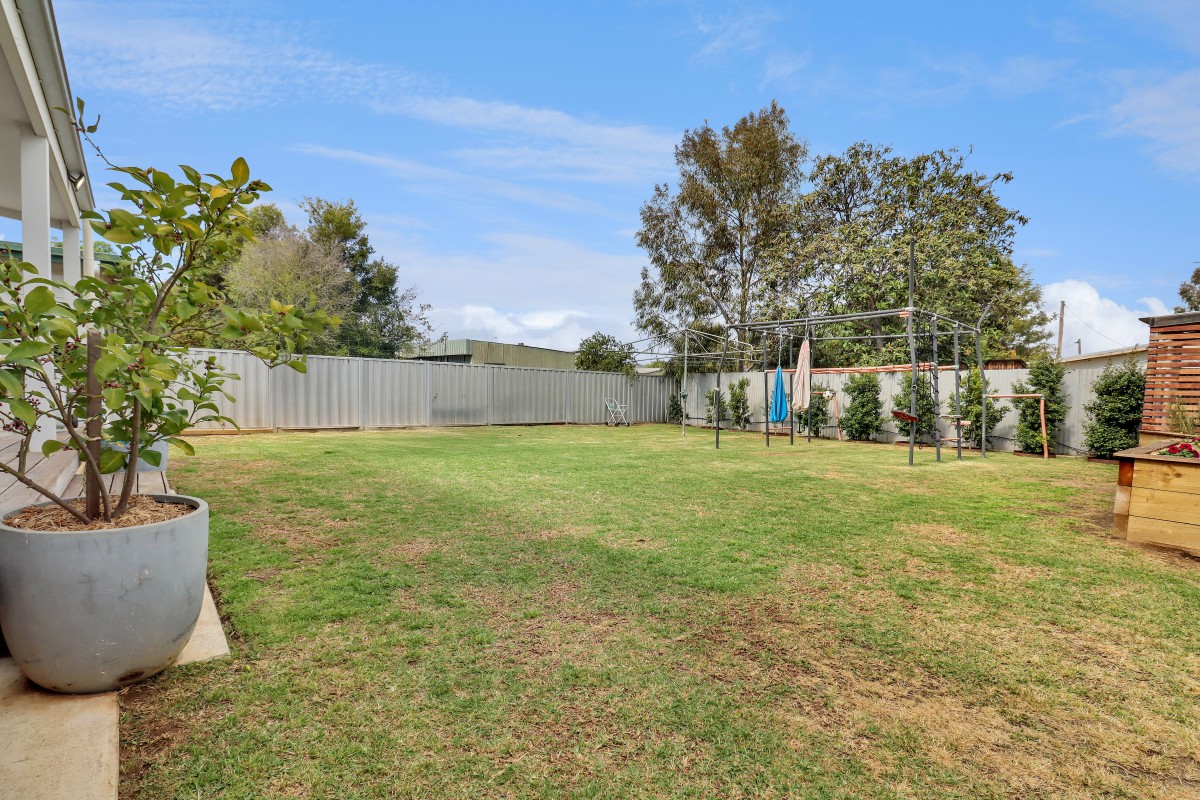 236 Burchfield Avenue, Deniliquin - Image 1