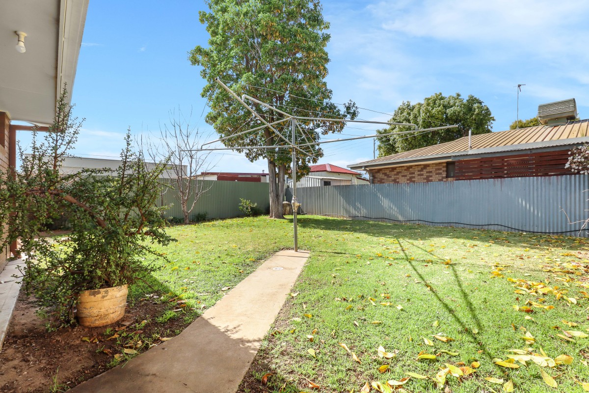401 Campbell Cres, Deniliquin - Image 1