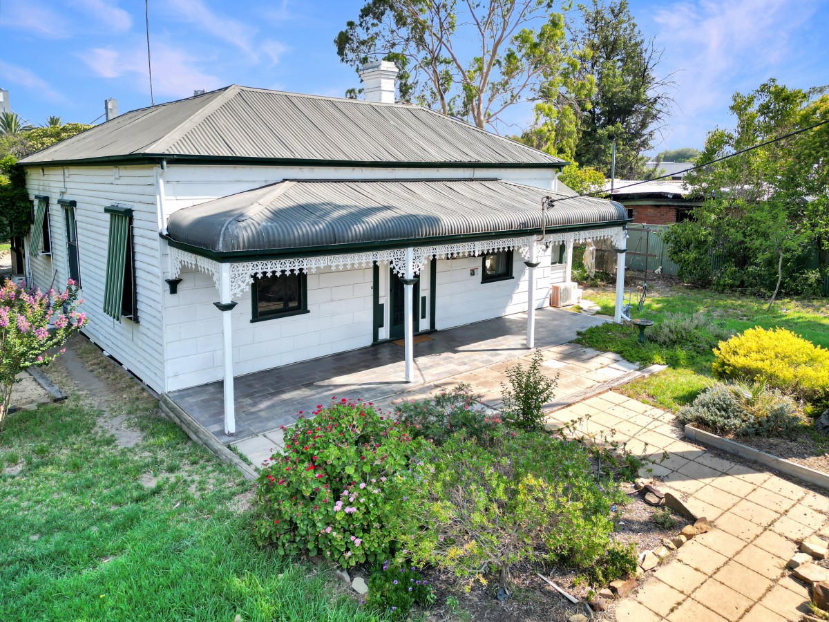 105 Edwardes Street, Deniliquin - Thumbnail 2