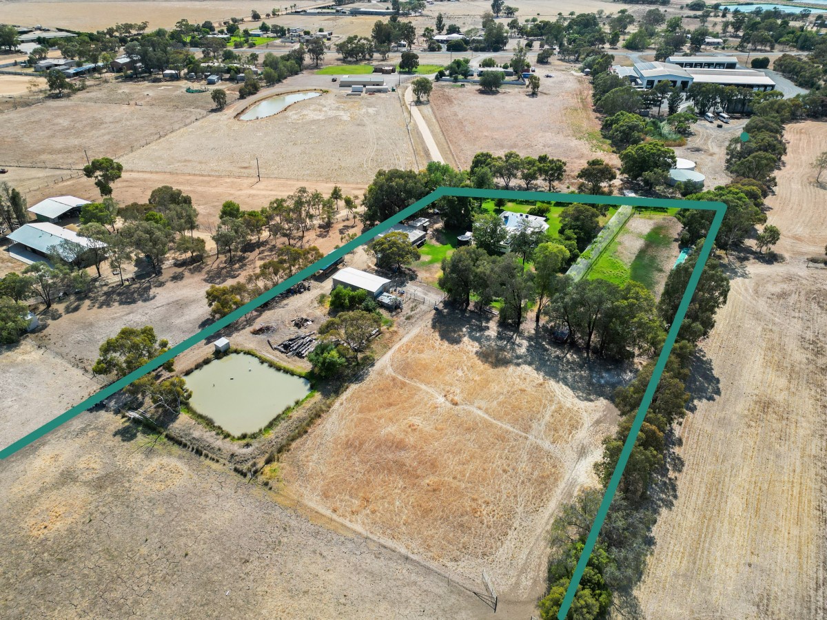 31 McCrabb Road, Deniliquin - Thumbnail 2