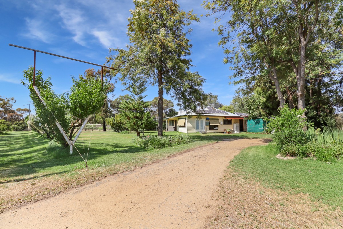 31 McCrabb Road, Deniliquin - Thumbnail 4