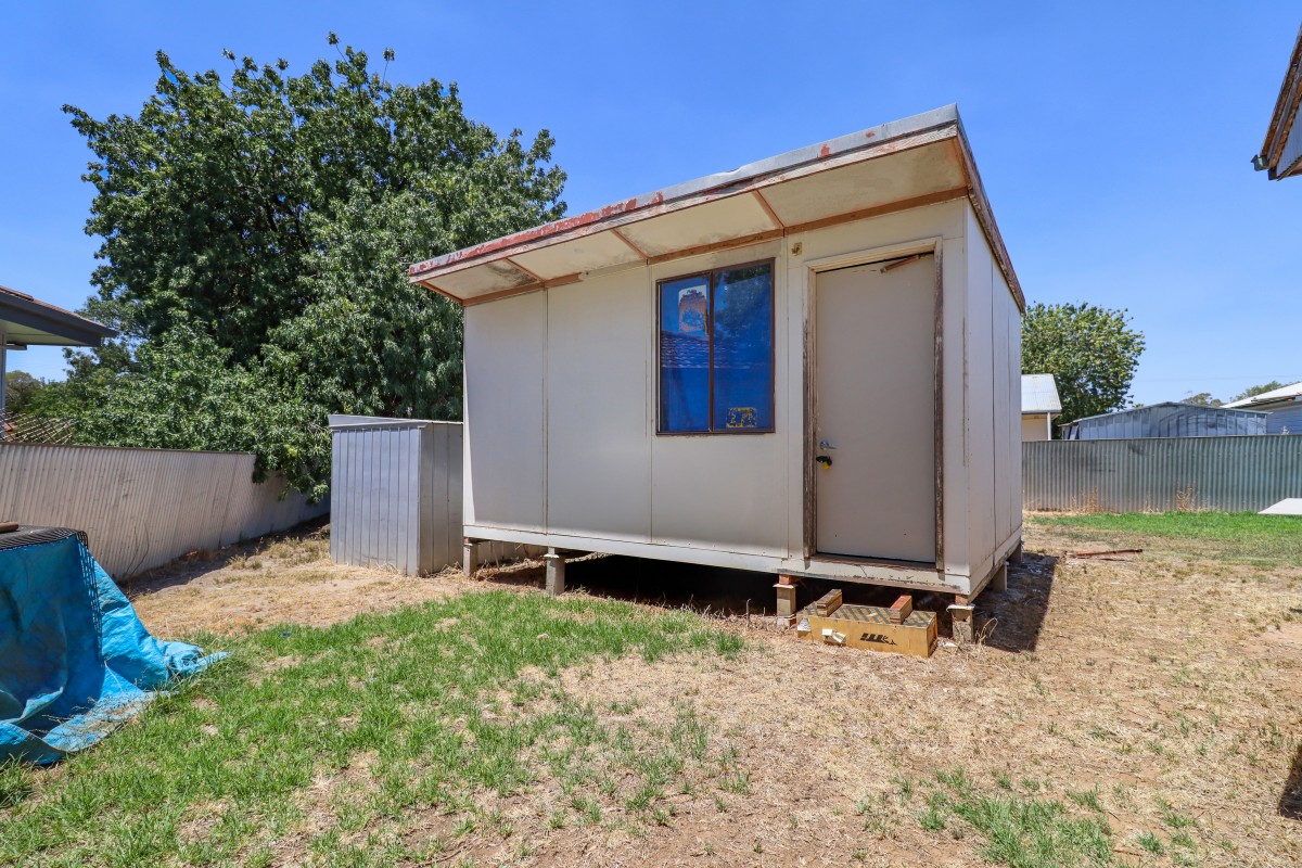 8 Robertson Cres, Deniliquin - Image 1