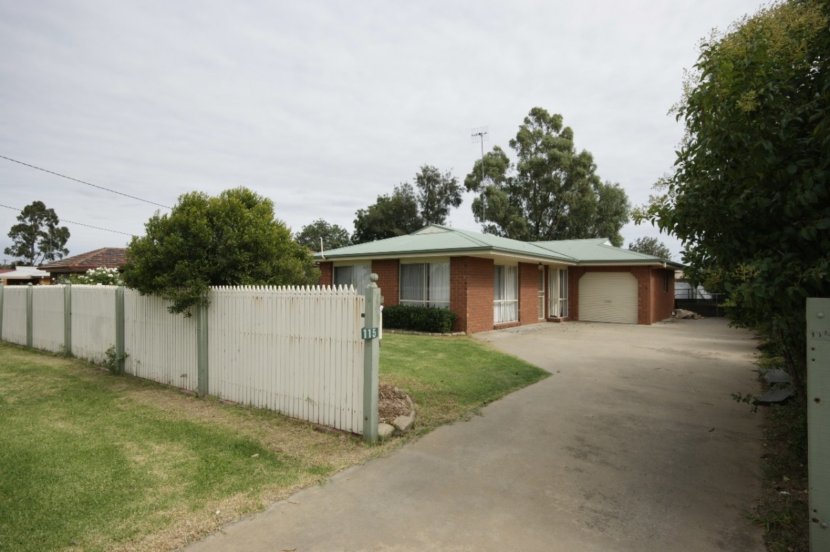 115 Burton St, Deniliquin - Thumbnail 2