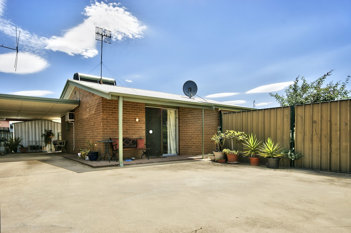 2/427 Harfleur Street, Deniliquin - Thumbnail 2