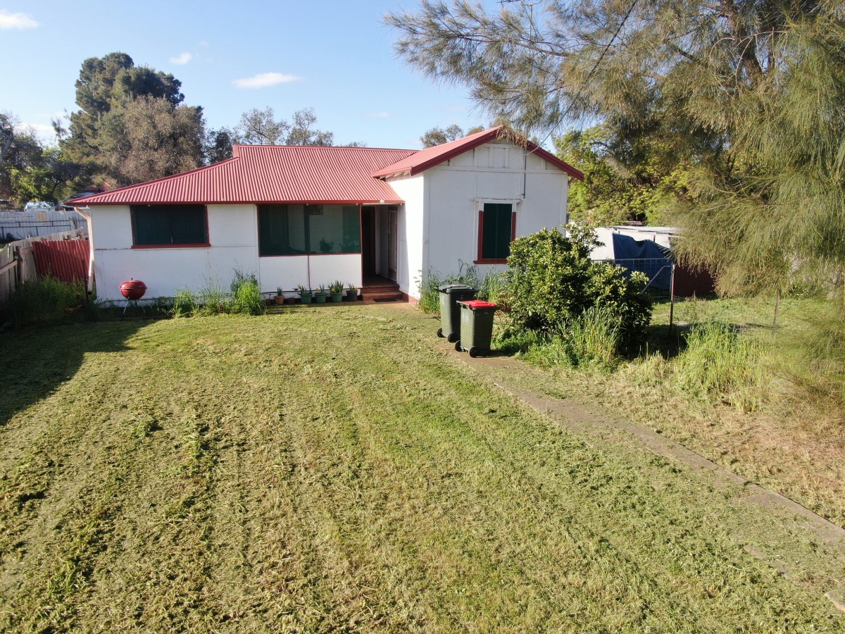 18 Warri Street, Ardlethan > Miller & James Real Estate