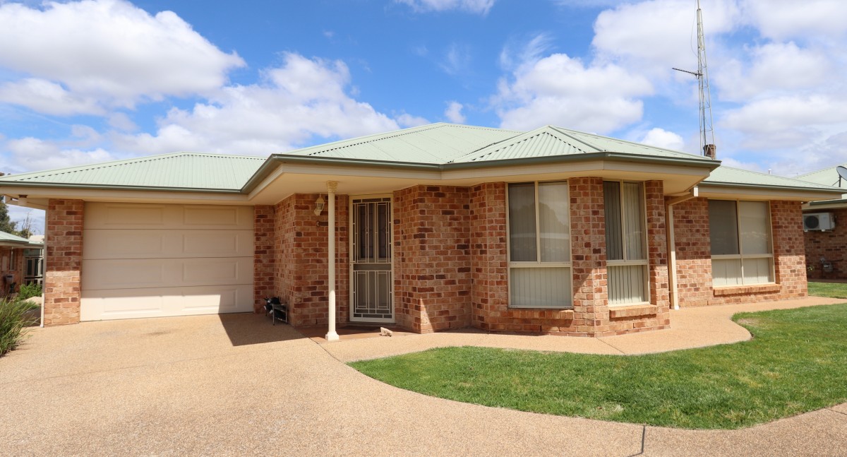3/115 Operator Street, West Wyalong > Miller & James Real Estate