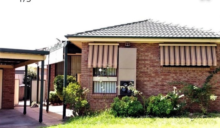 6 Hall Place, Minto - Thumbnail 2