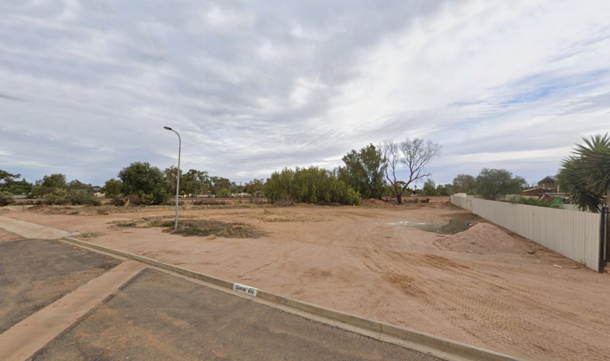 2 Barett Avenue, Stirling North, Stirling North - Image 1